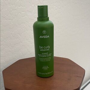 New & Sealed Aveda be curly advanced co-wash
11.8 oz